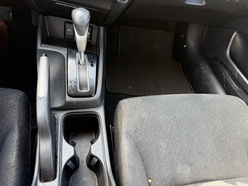 Honda Civic LX Sedan 5-Speed AT 2013