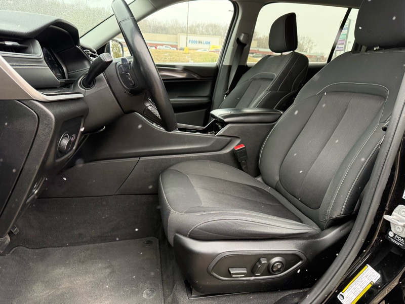 Jeep Grand Cherokee L Laredo 4WD 2021