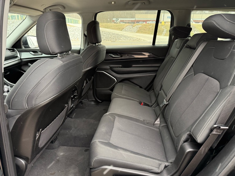 Jeep Grand Cherokee L Laredo 4WD 2021