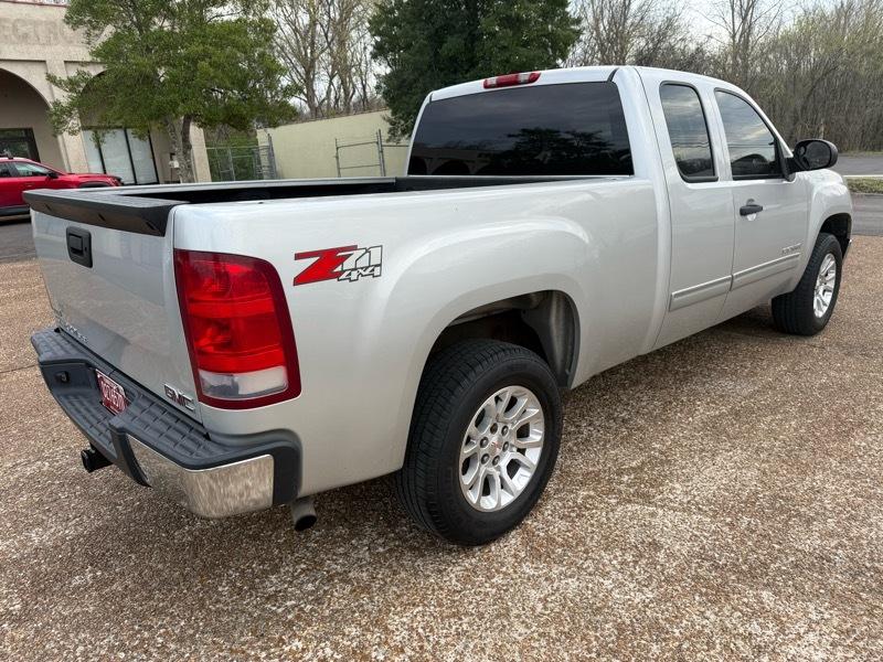 GMC Sierra 1500 SLE Ext. Cab 4WD 2011