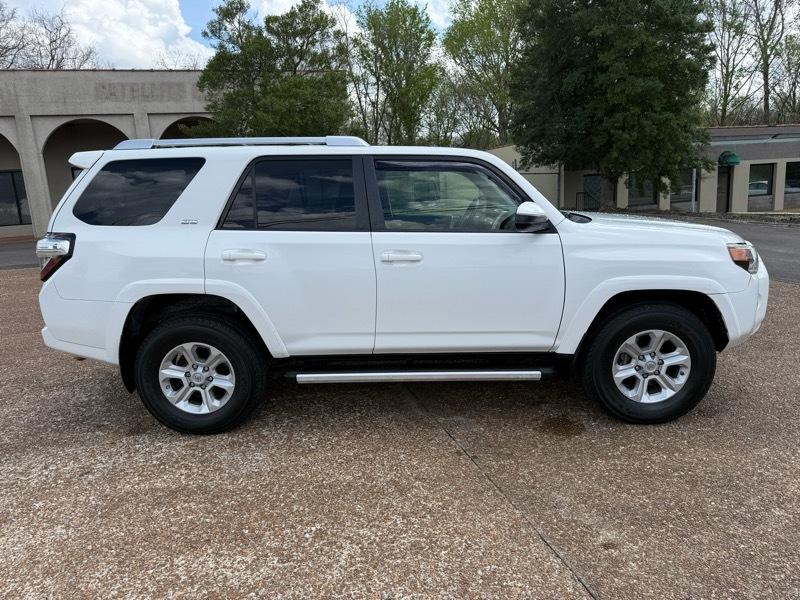 Toyota 4Runner SR5 4WD 2016