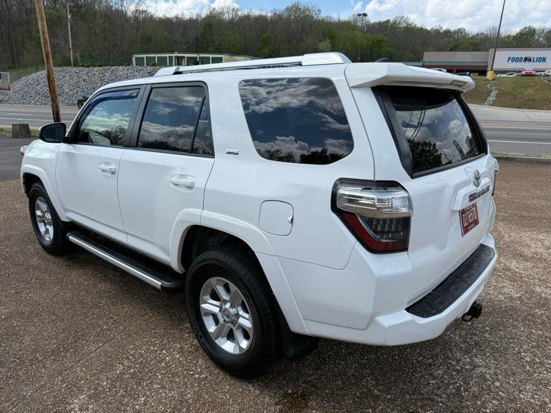 Toyota 4Runner SR5 4WD 2016