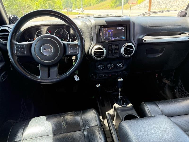 Jeep Wrangler Unlimited Sahara 4WD 2012