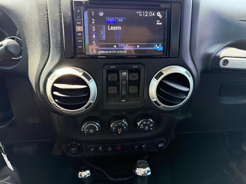 Jeep Wrangler Unlimited Sahara 4WD 2012