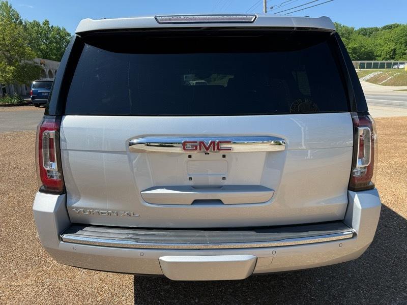 GMC Yukon Denali XL 4WD 2015
