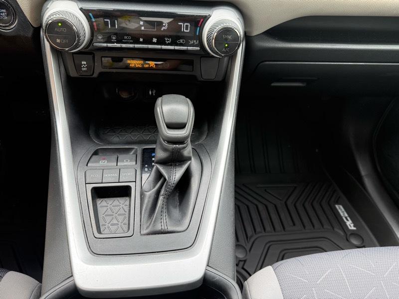 Toyota RAV4 XLE 2019