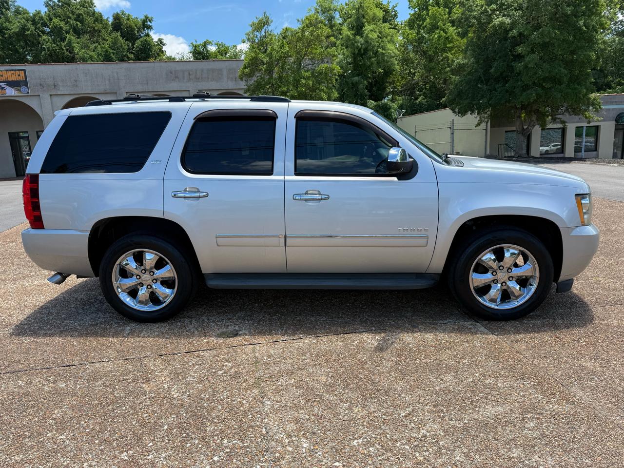 Chevrolet Tahoe LTZ 4WD 2010