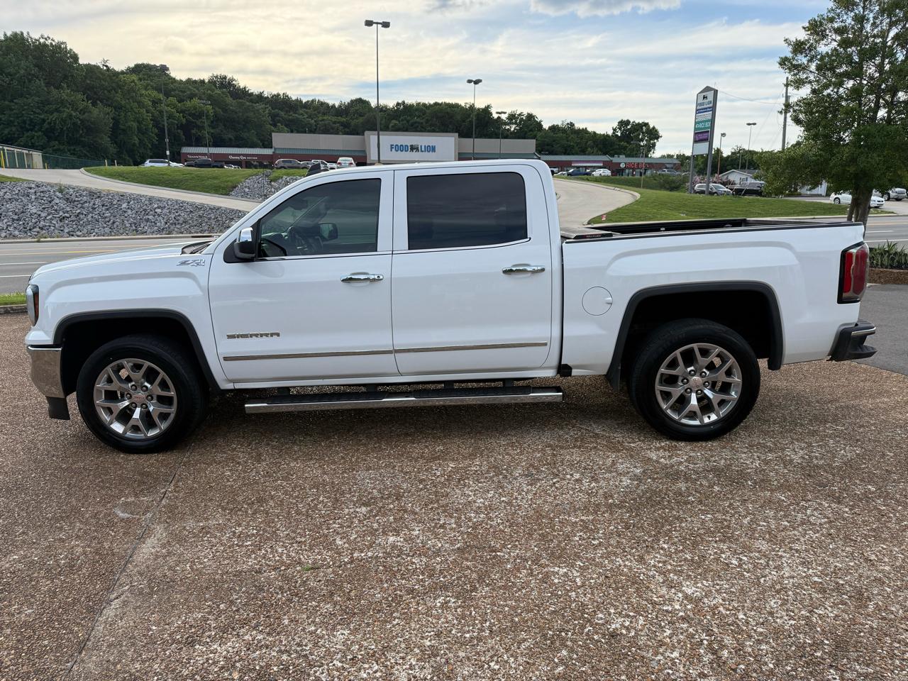 GMC Sierra 1500 SLT Crew Cab Short Box 4WD 2018
