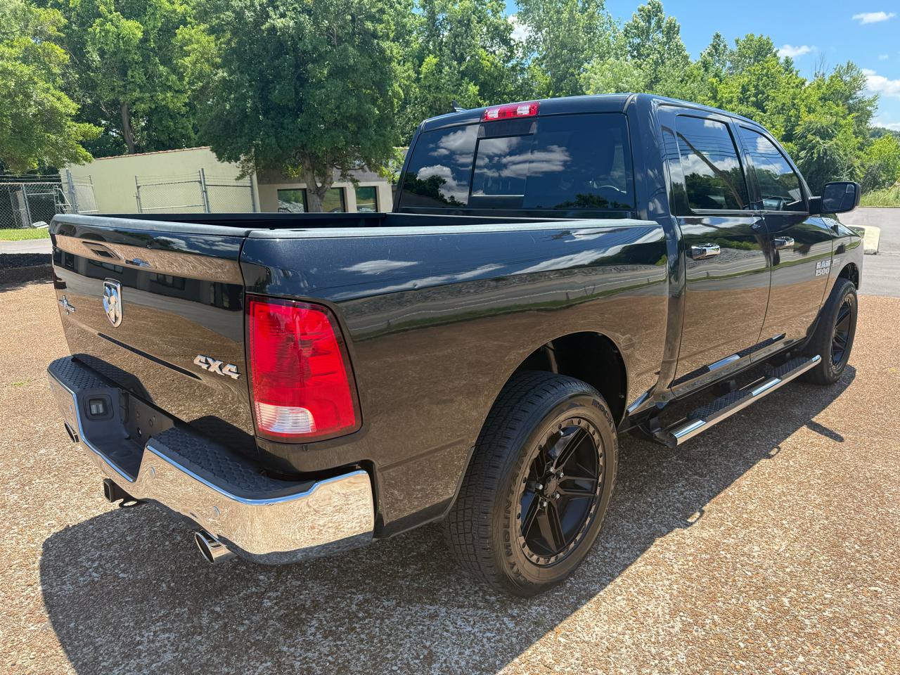 RAM 1500 SLT Crew Cab SWB 4WD 2017