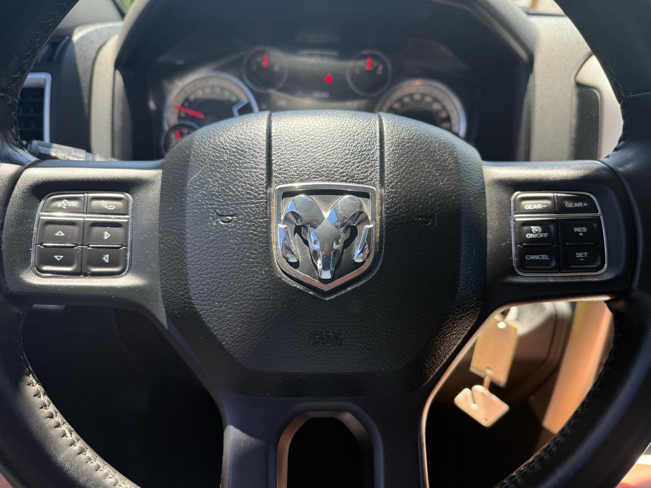 RAM 1500 SLT Crew Cab SWB 4WD 2017