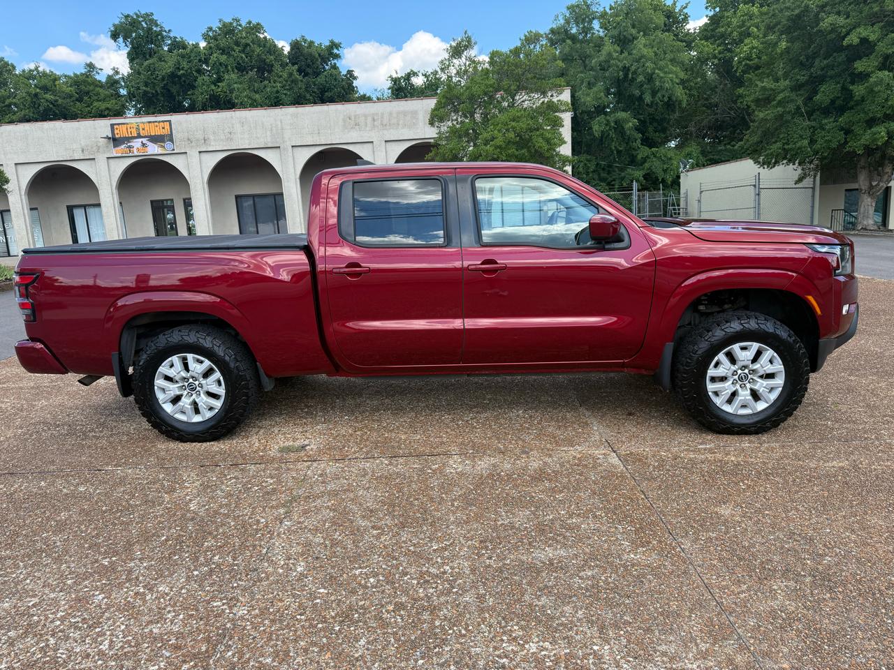 Nissan Frontier SV Crew Cab 4WD 2022