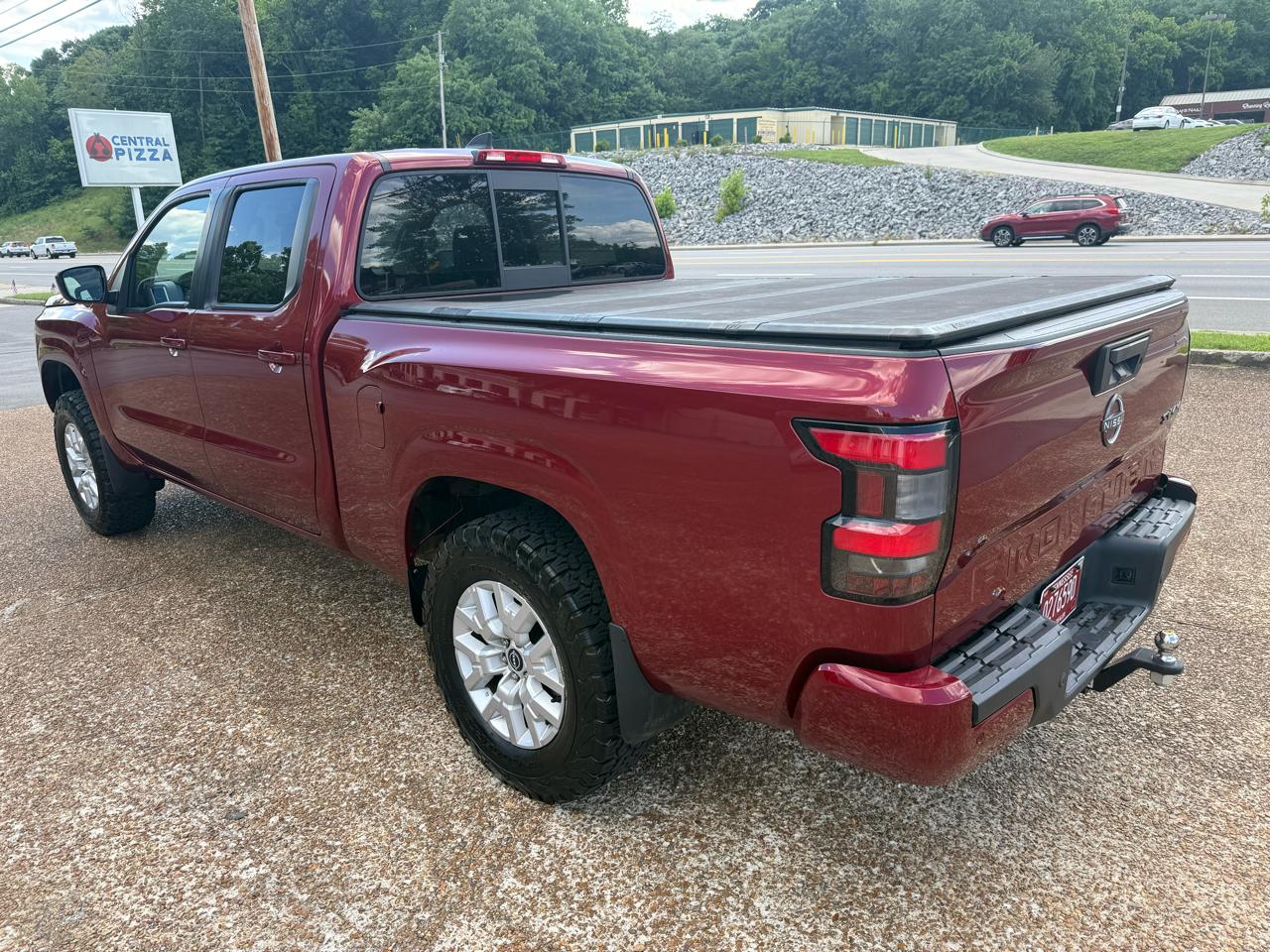 Nissan Frontier SV Crew Cab 4WD 2022