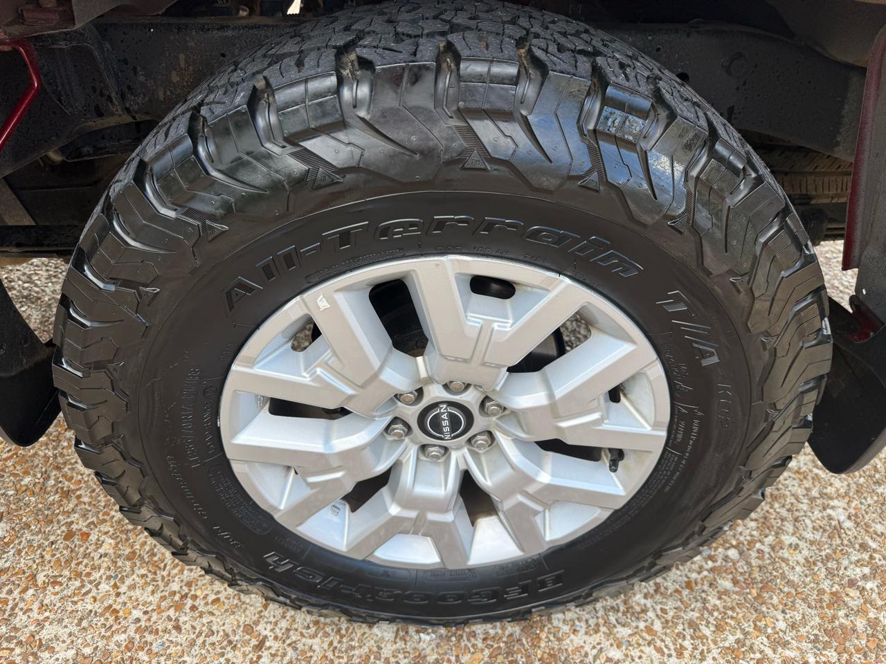 Nissan Frontier SV Crew Cab 4WD 2022