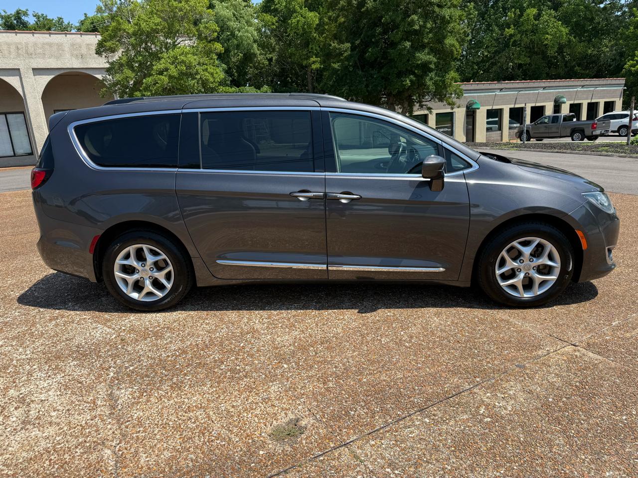 Chrysler Pacifica Touring-L 2017