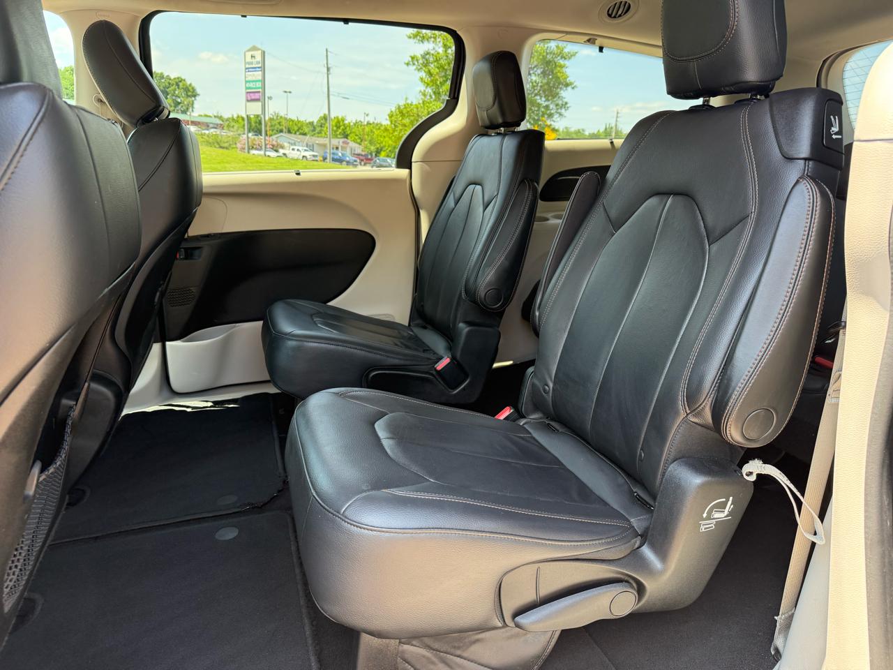 Chrysler Pacifica Touring-L 2017