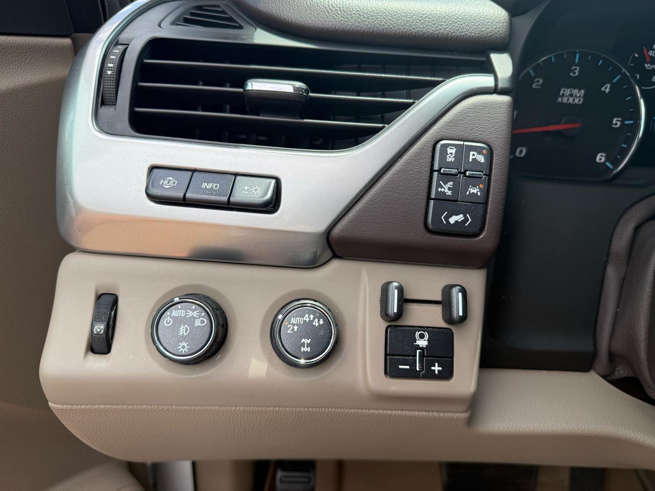 Chevrolet Suburban Premier 4WD 2017