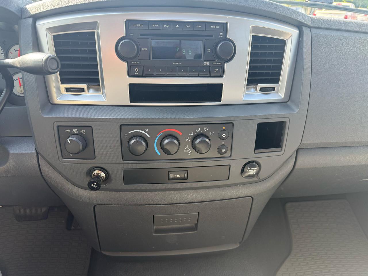 Dodge Ram 1500 SXT Quad Cab Long Bed 4WD 2008