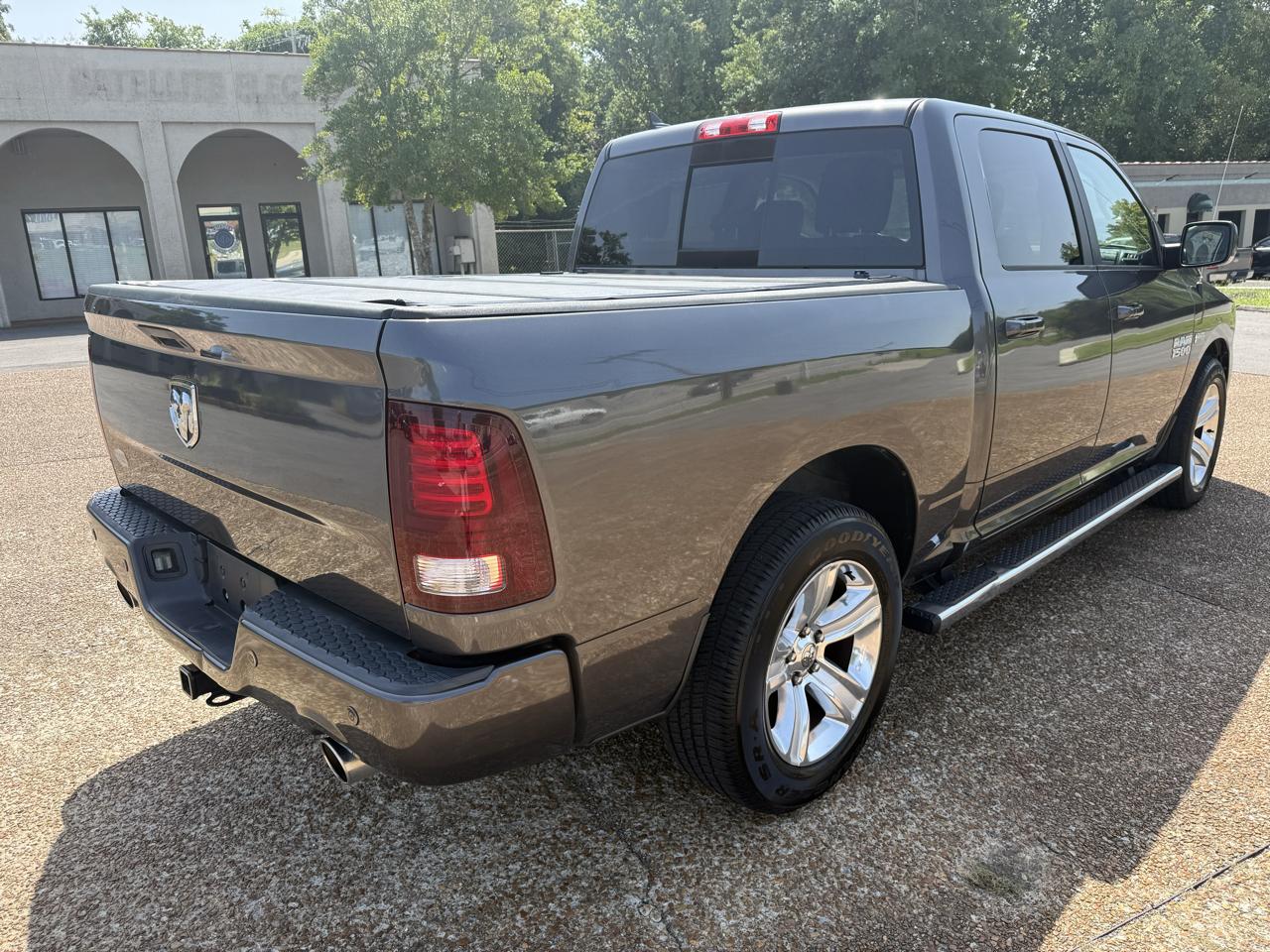 RAM 1500 Sport Crew Cab SWB 2WD 2016