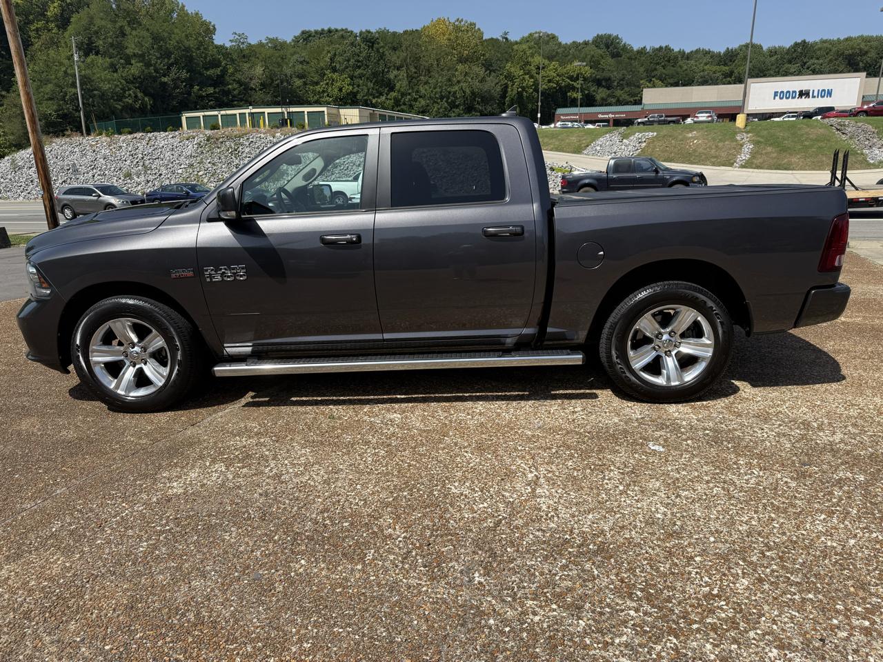RAM 1500 Sport Crew Cab SWB 2WD 2016