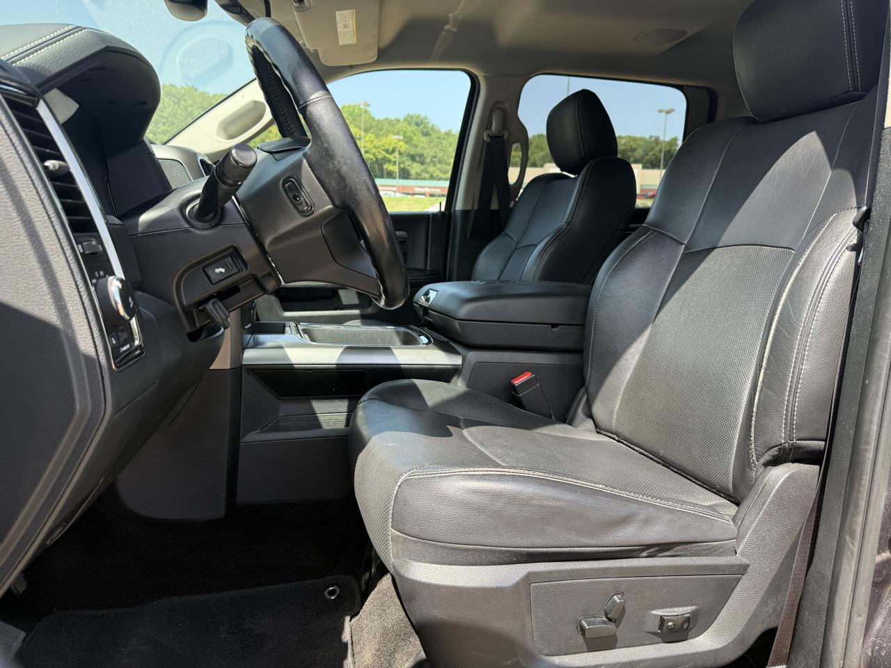 RAM 1500 Sport Crew Cab SWB 2WD 2016