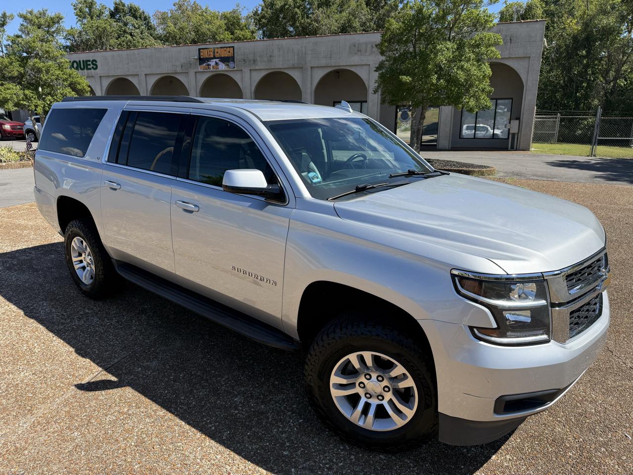 Chevrolet Suburban LT 4WD 2019