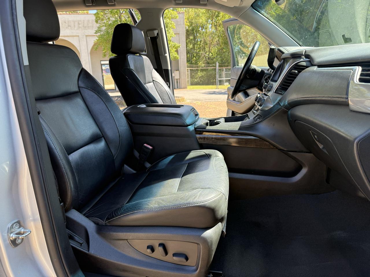 Chevrolet Suburban LT 4WD 2019