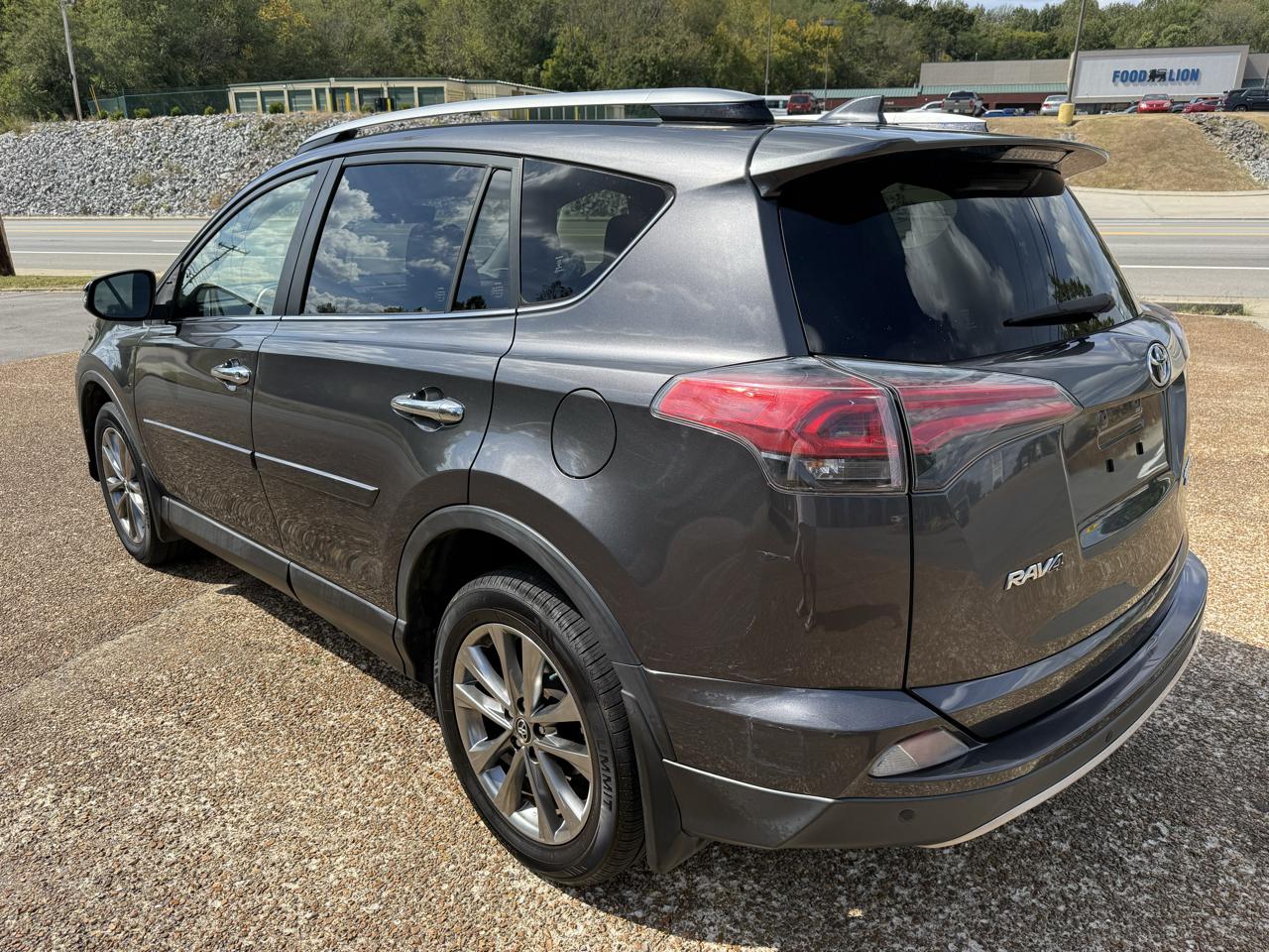 Toyota RAV4 Limited AWD 2017