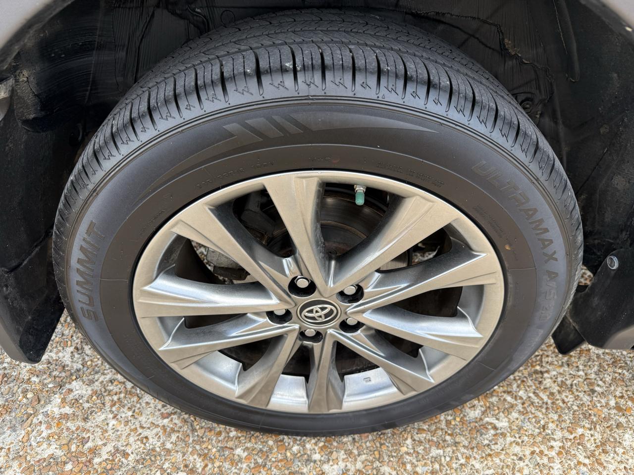 Toyota RAV4 Limited AWD 2017