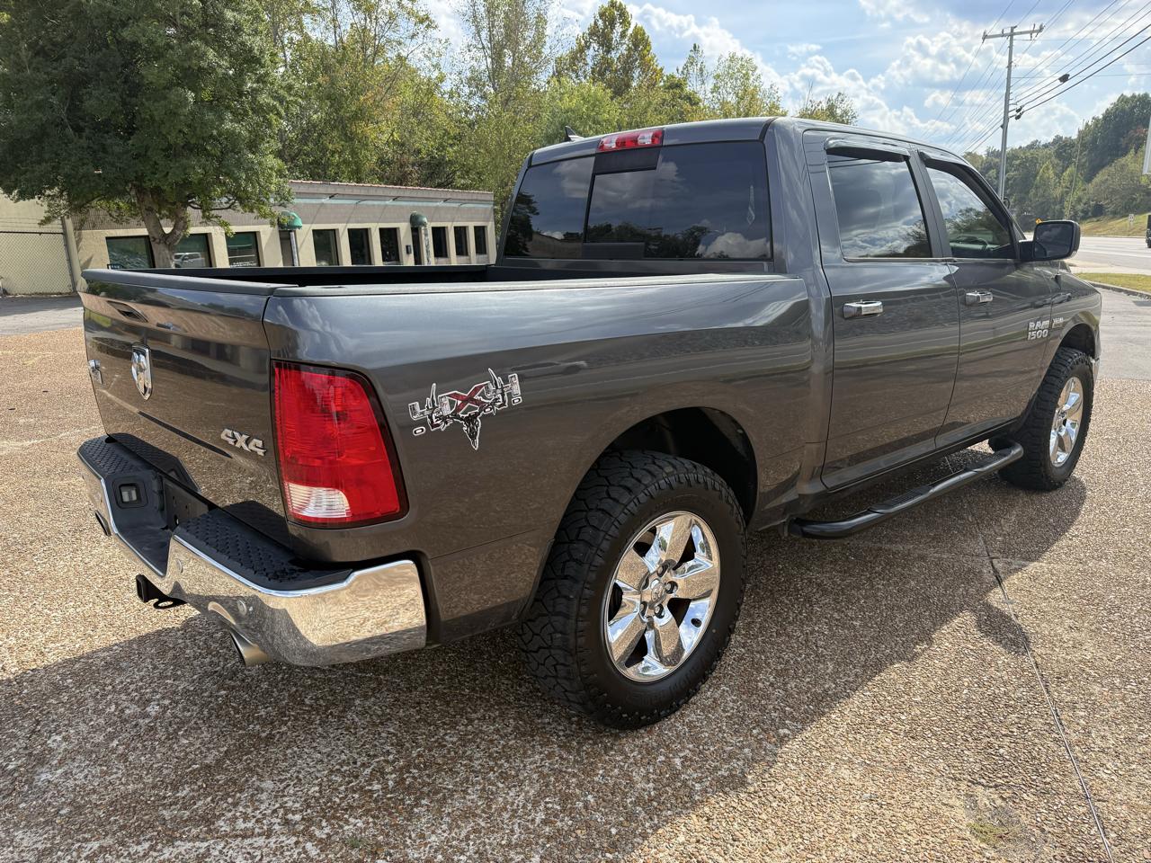 RAM 1500 SLT Crew Cab SWB 4WD 2018