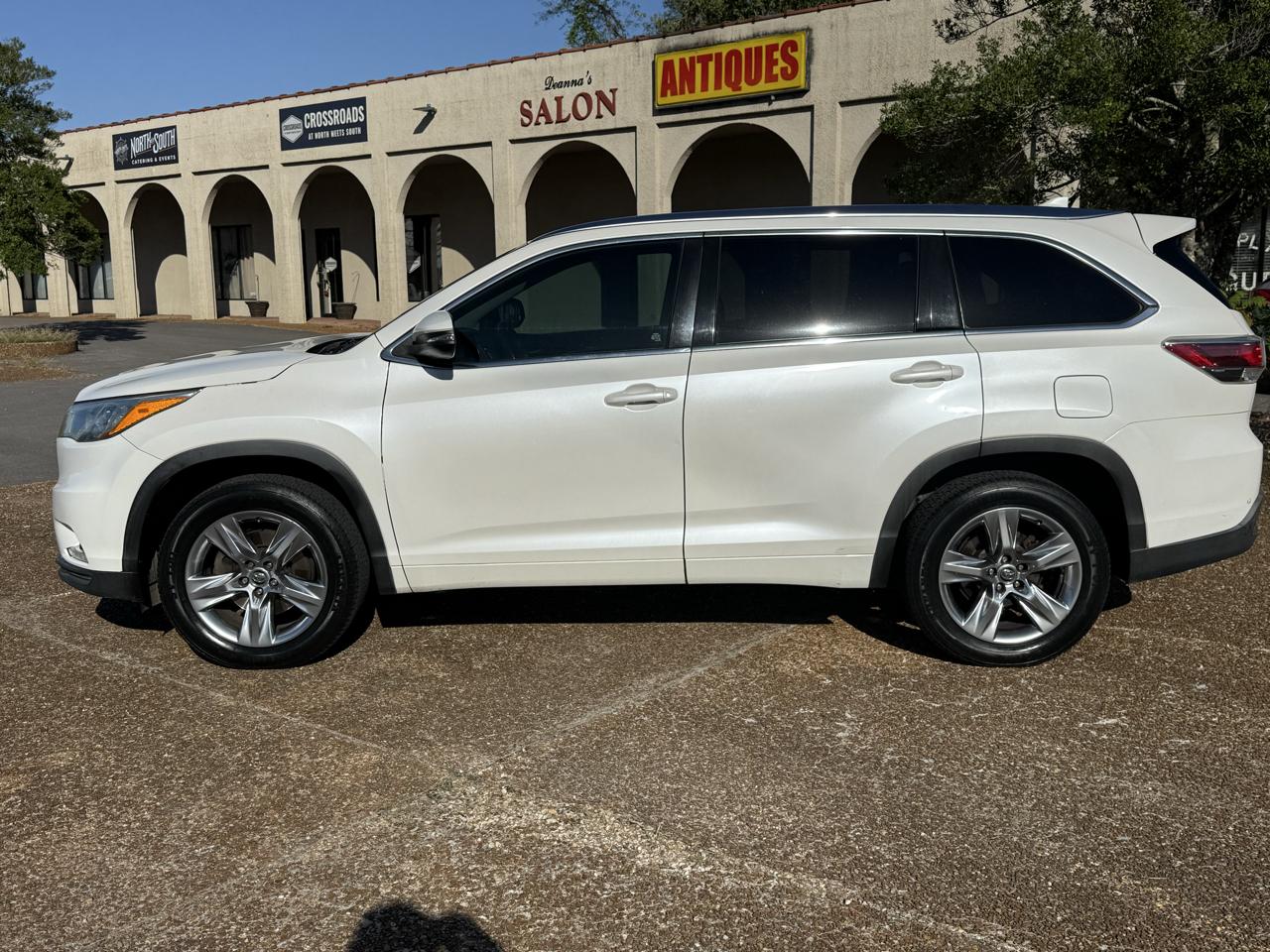 Toyota Highlander Limited FWD V6 2016