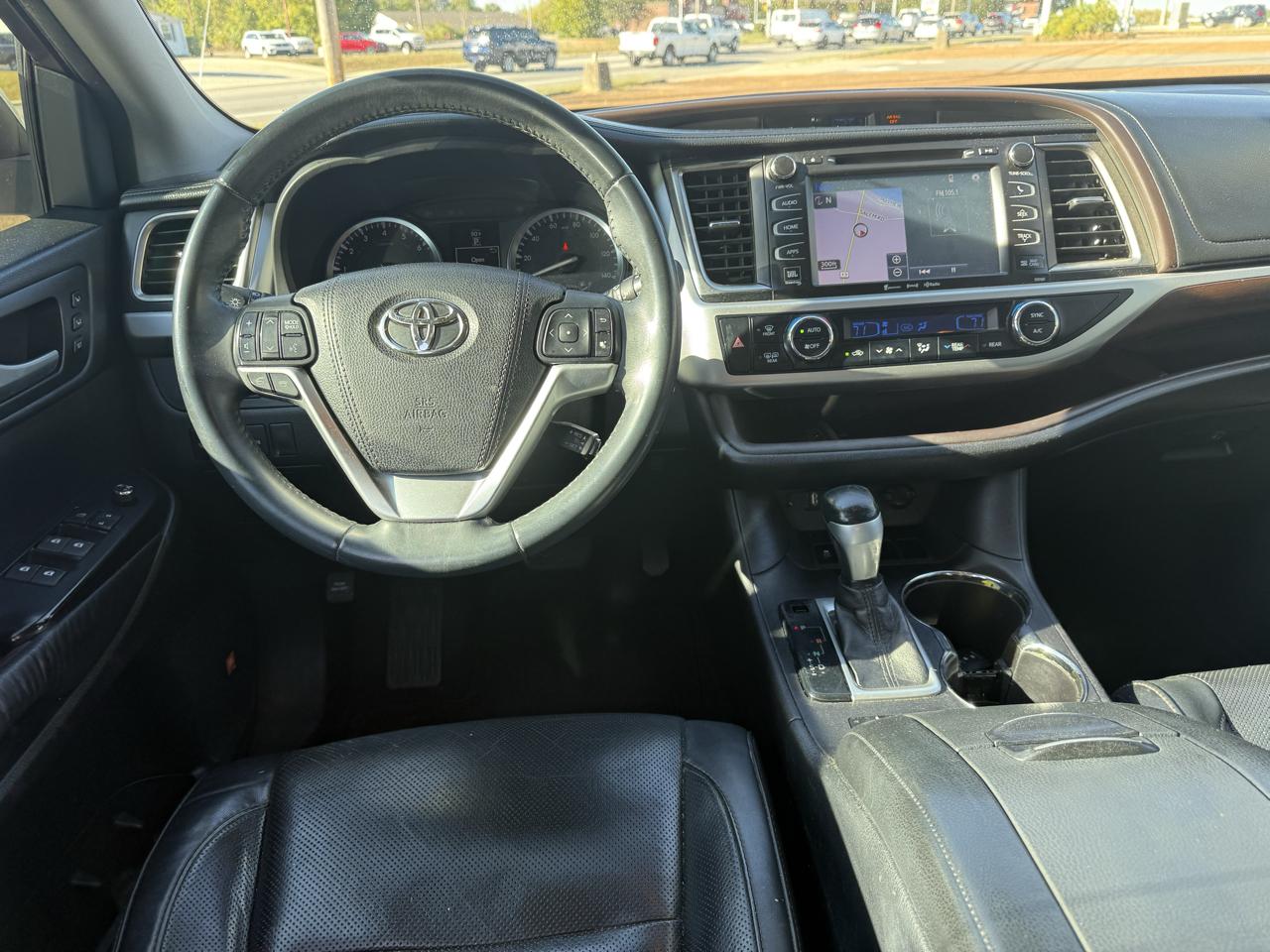 Toyota Highlander Limited FWD V6 2016