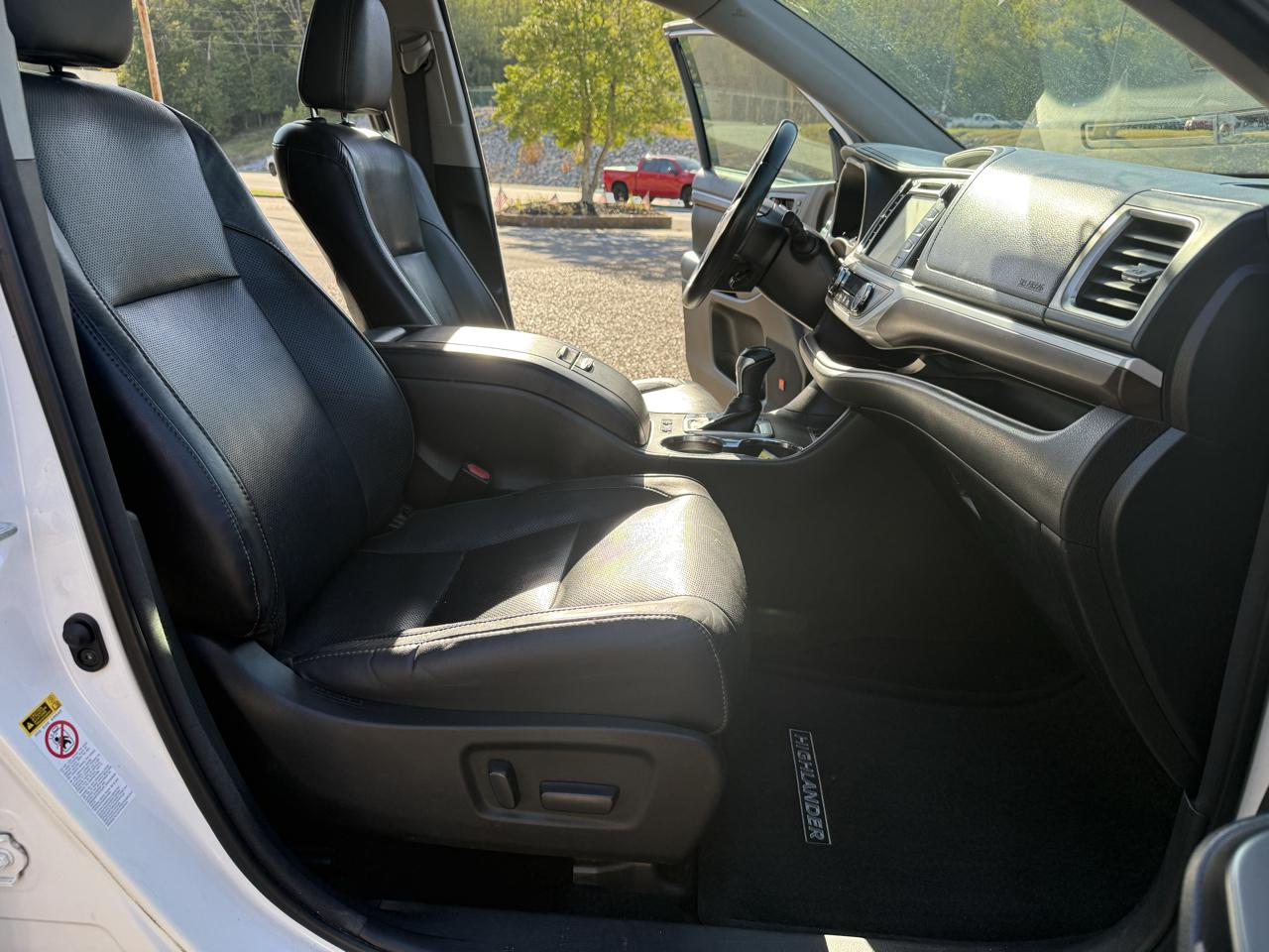 Toyota Highlander Limited FWD V6 2016