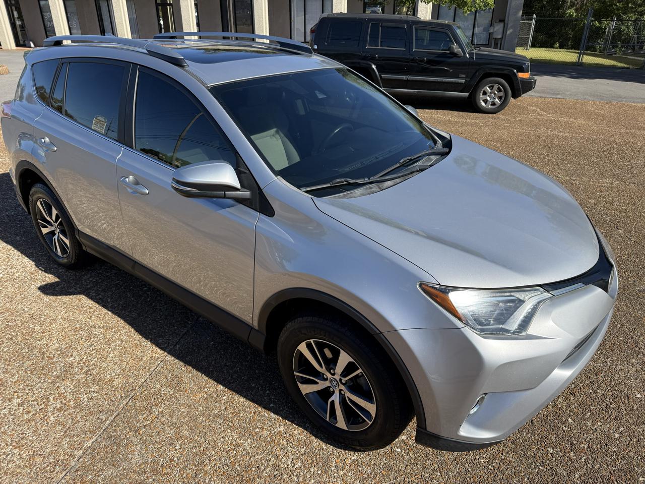 Toyota RAV4 XLE FWD 2017