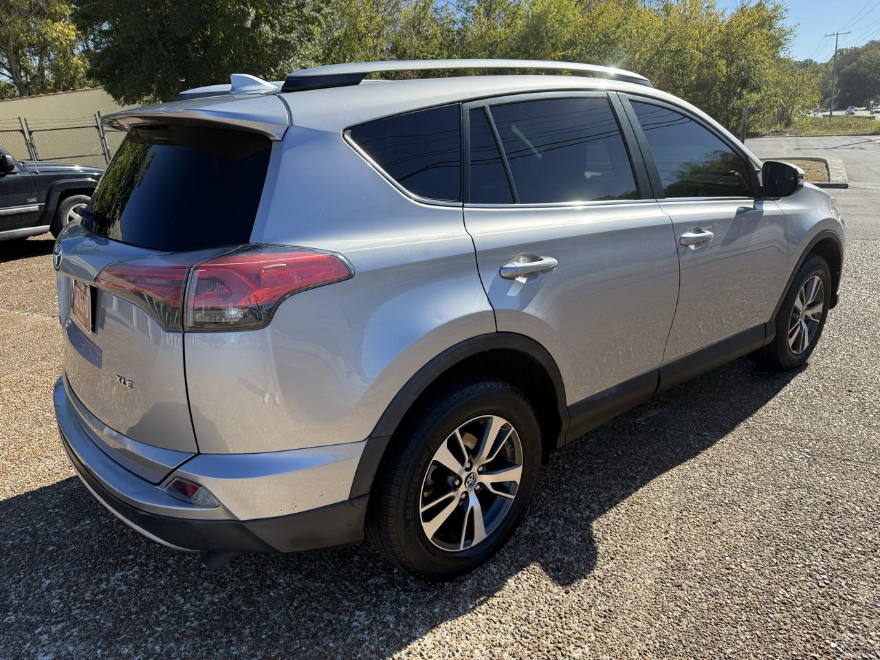 Toyota RAV4 XLE FWD 2017