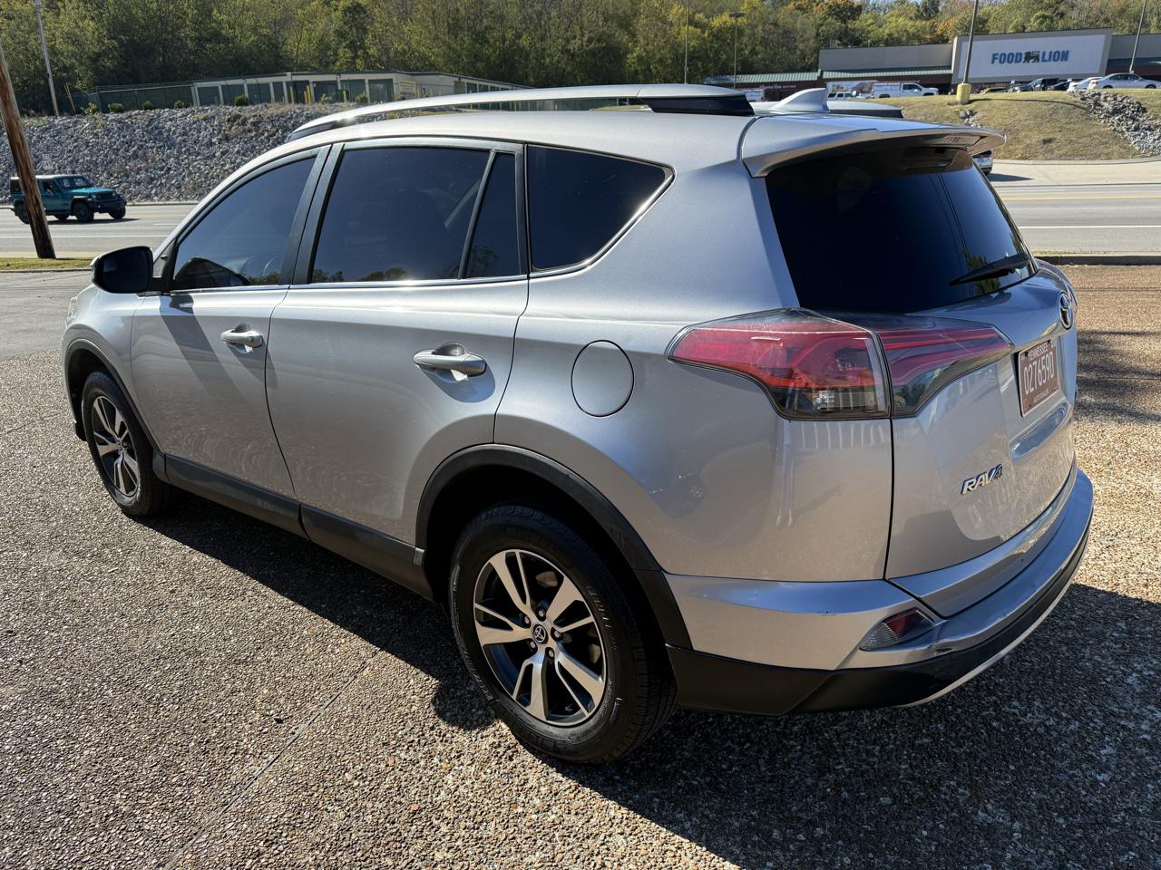 Toyota RAV4 XLE FWD 2017