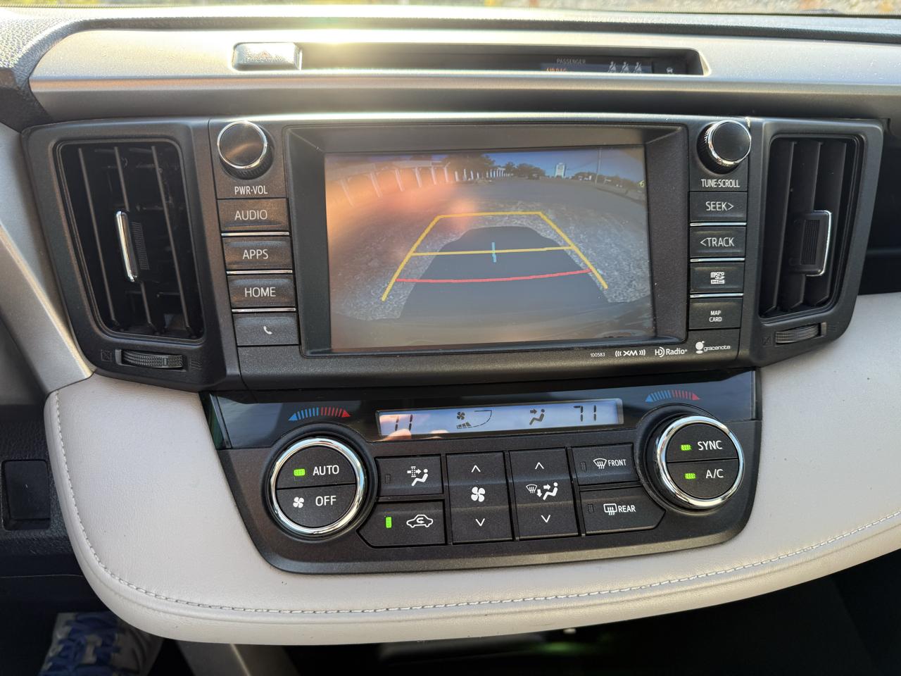 Toyota RAV4 XLE FWD 2017