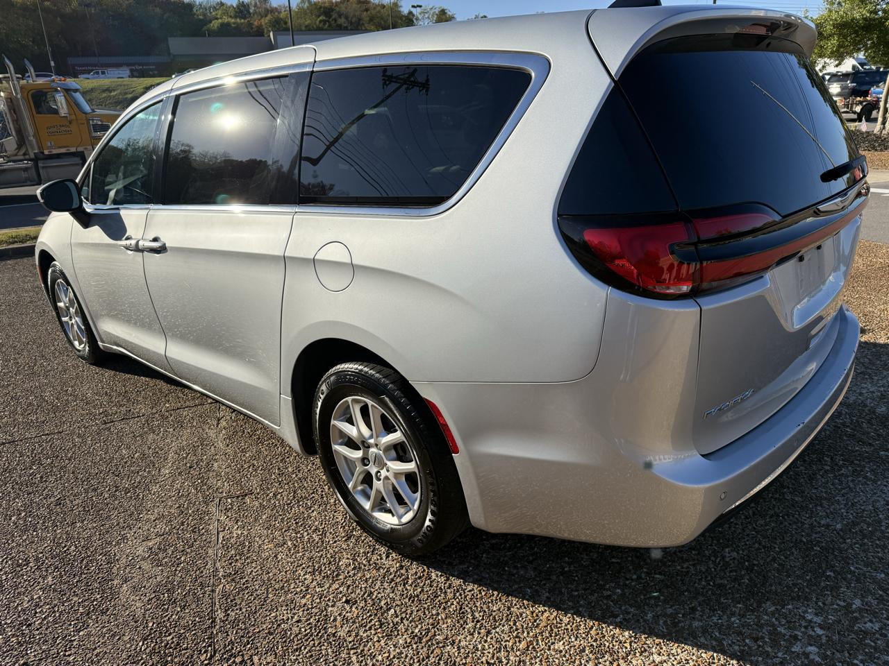 Chrysler Pacifica Touring 2023