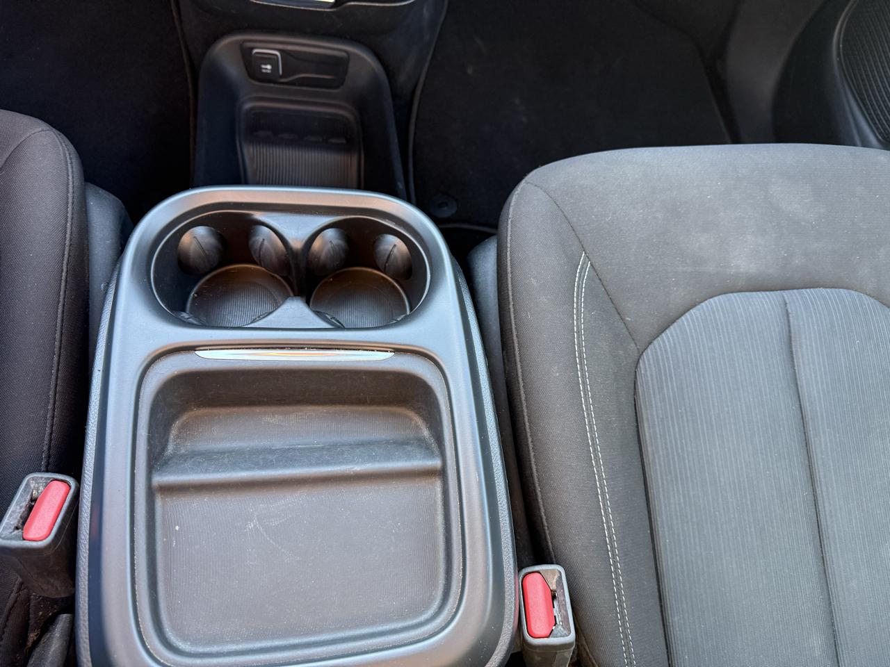 Chrysler Pacifica Touring 2023