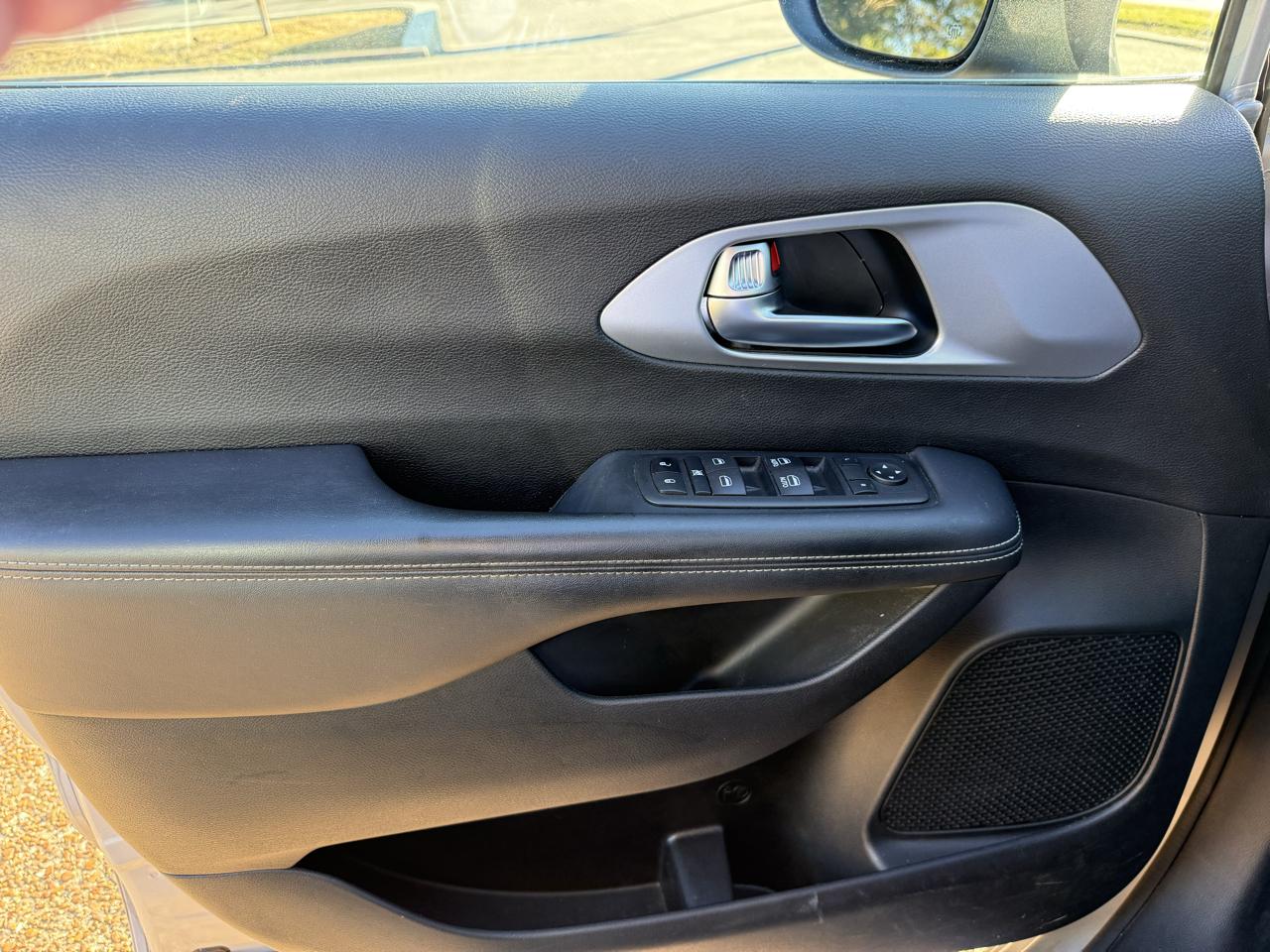 Chrysler Pacifica Touring 2023
