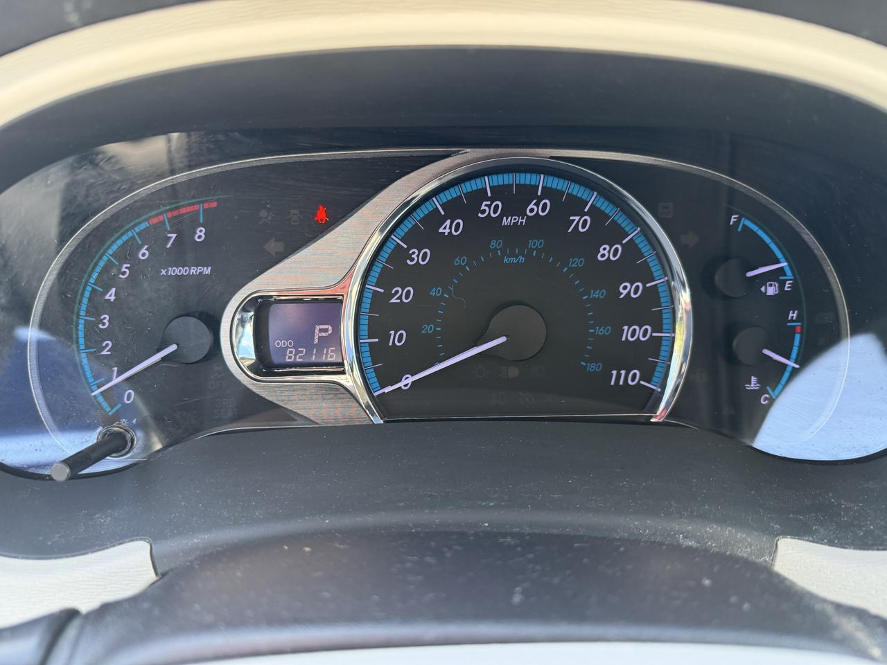 Toyota Sienna XLE 5D Wagon 8 Pass 2011