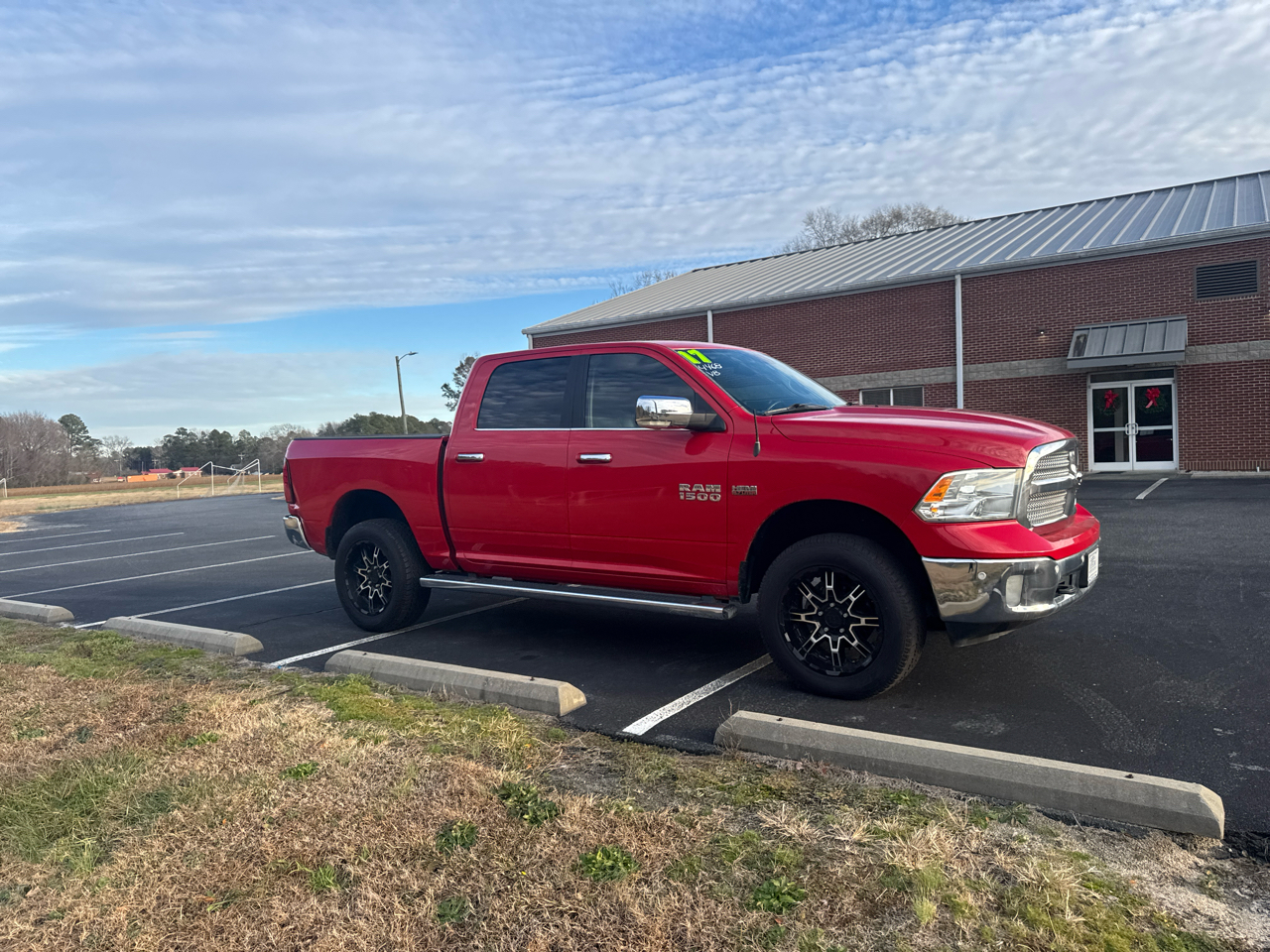 RAM 1500 SLT Crew Cab SWB 4WD 2017