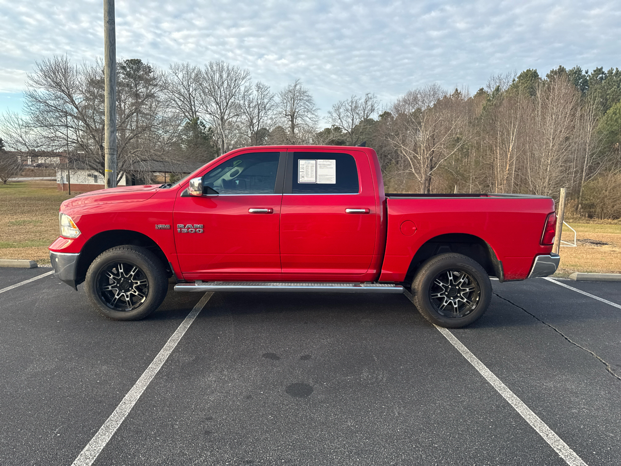 RAM 1500 SLT Crew Cab SWB 4WD 2017