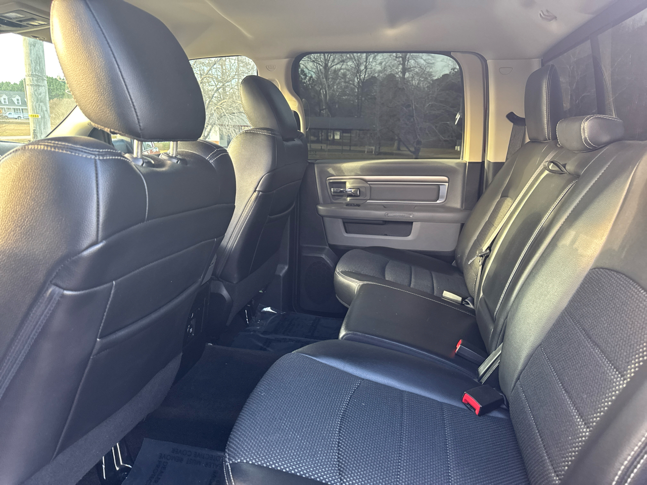 RAM 1500 SLT Crew Cab SWB 4WD 2017