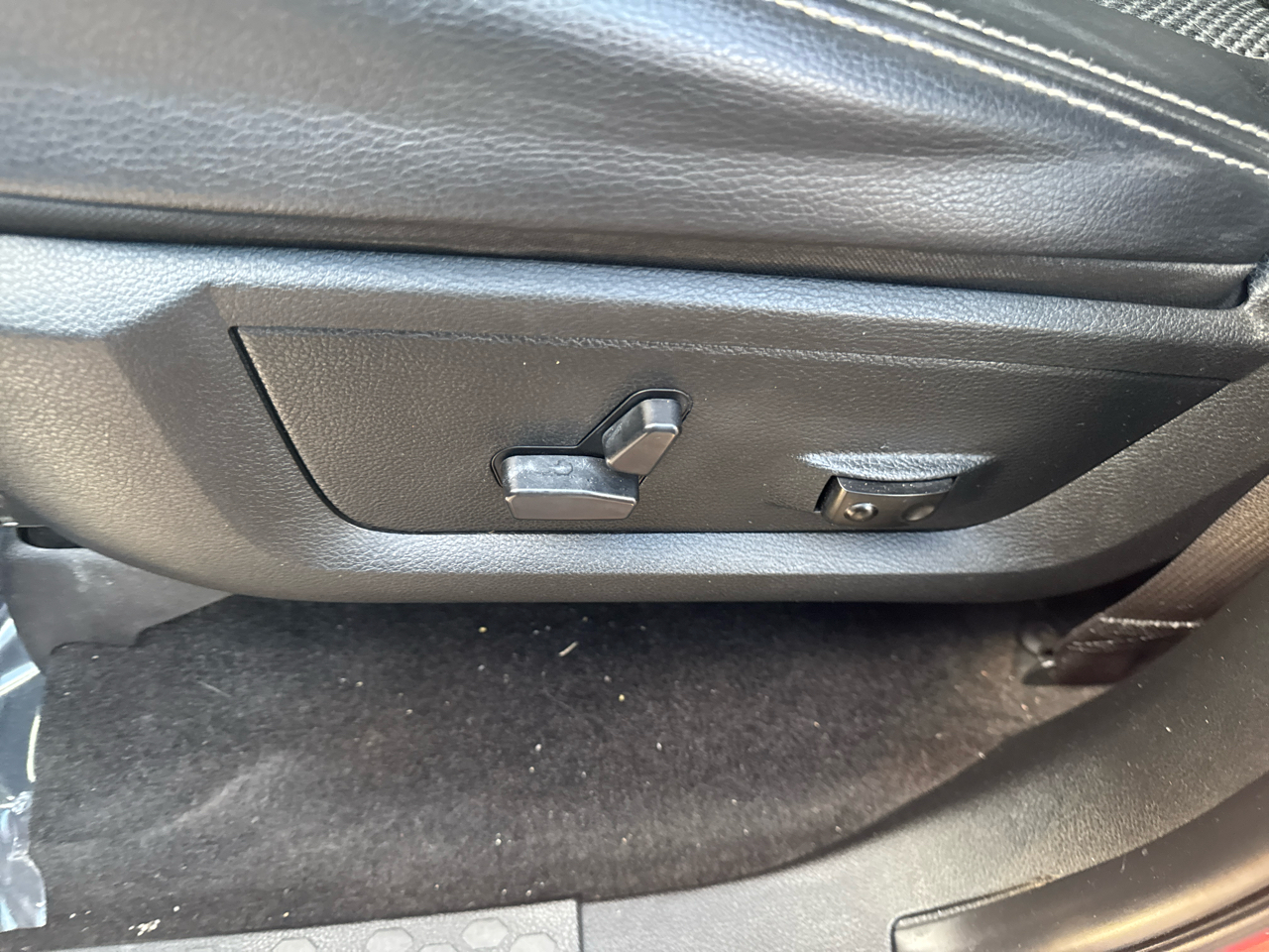 RAM 1500 SLT Crew Cab SWB 4WD 2017