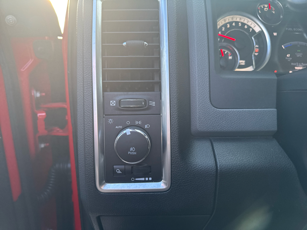 RAM 1500 SLT Crew Cab SWB 4WD 2017