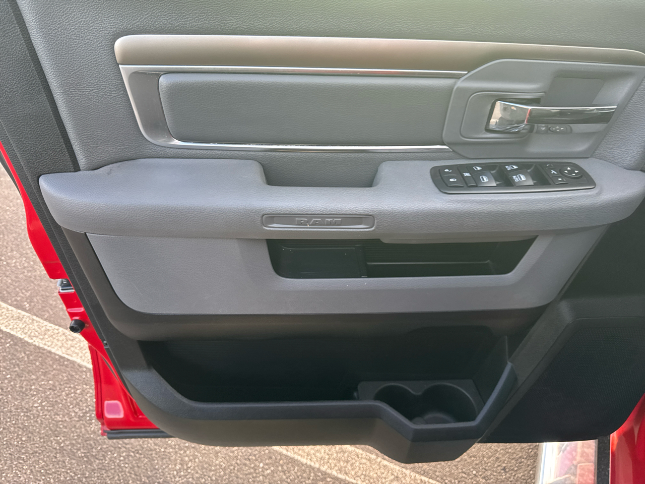 RAM 1500 SLT Crew Cab SWB 4WD 2017