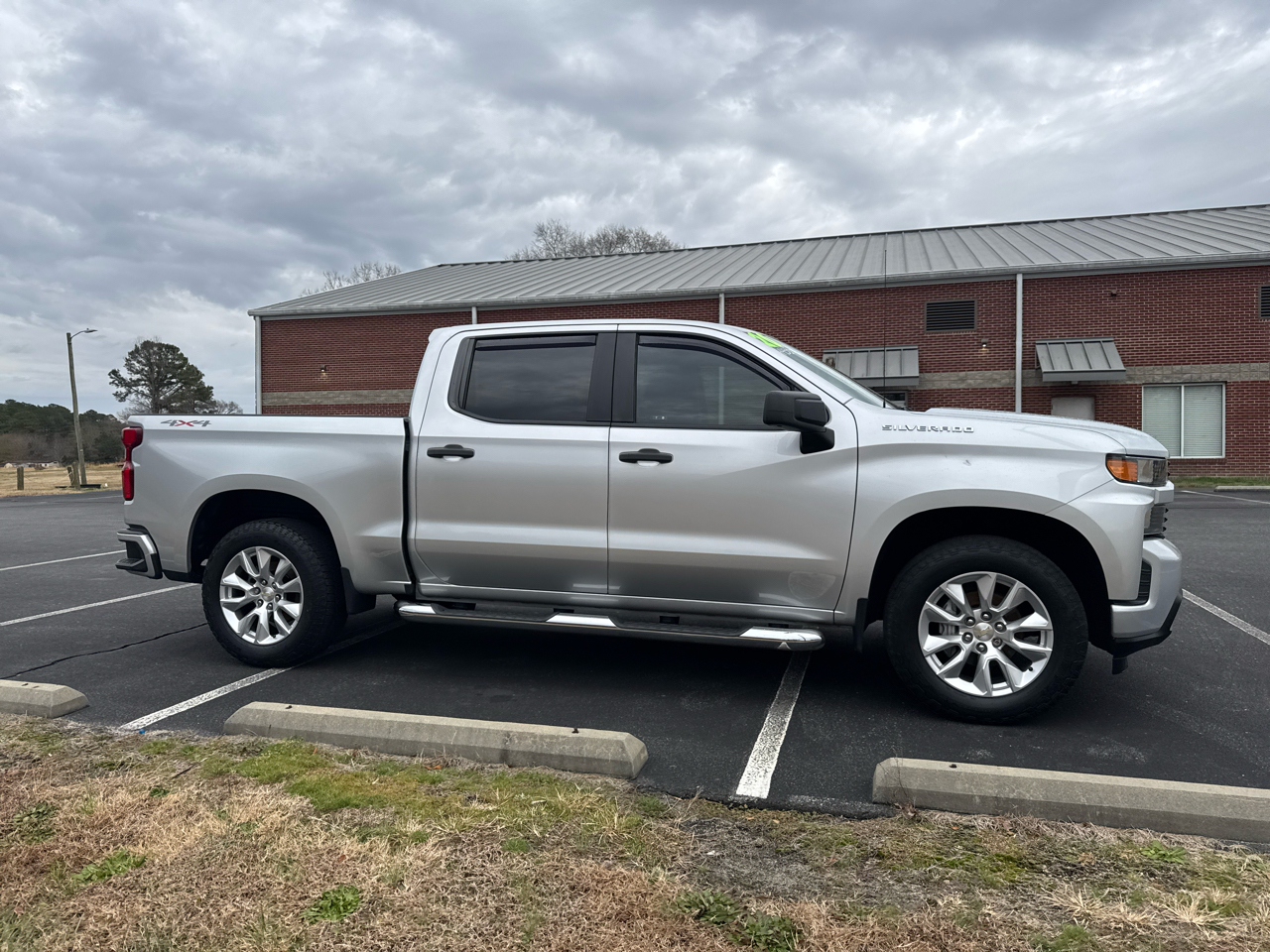 Chevrolet Silverado 1500 Custom Crew Cab Short Box 4WD 2020