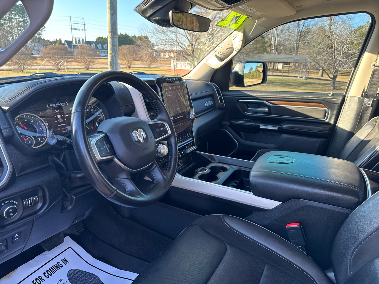 RAM 1500 Laramie Crew Cab SWB 4WD 2022