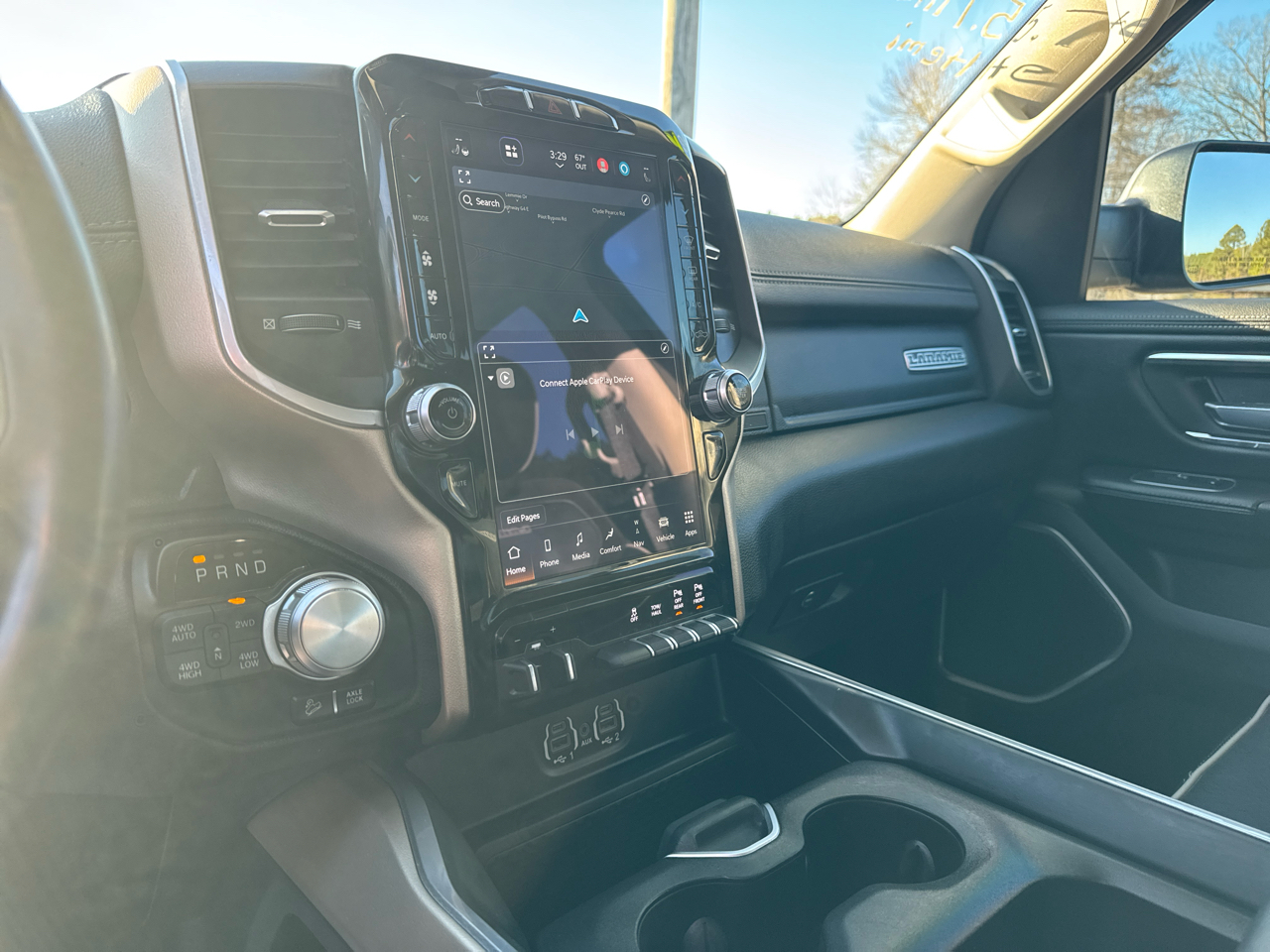 RAM 1500 Laramie Crew Cab SWB 4WD 2022