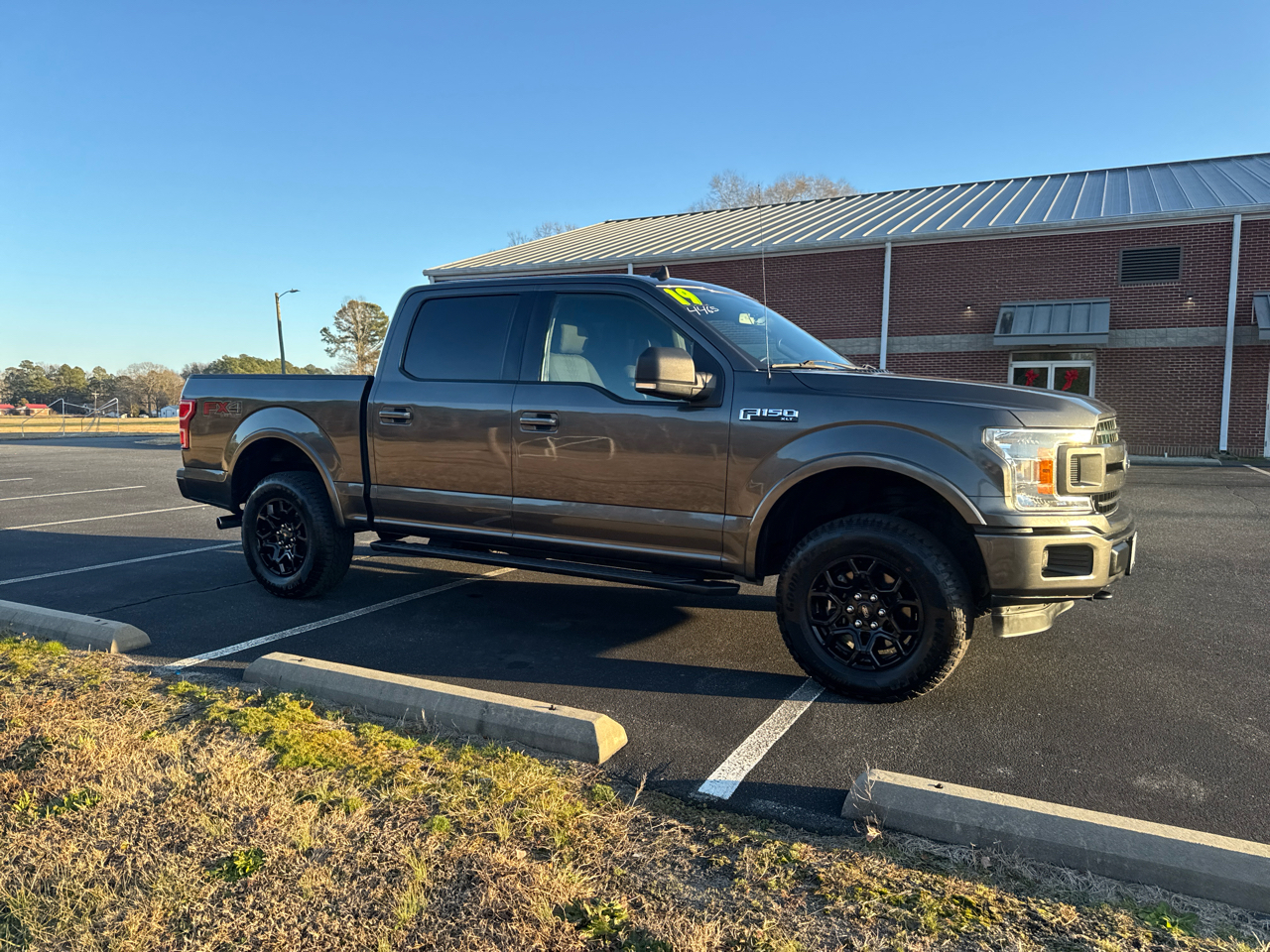 Ford F-150 XL SuperCrew 5.5-ft. Bed 4WD 2019